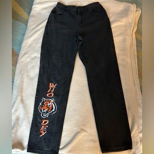 Women’s Black Jeans with Bengals WhoDey Stiching, Liz Claiborne, 10 Long